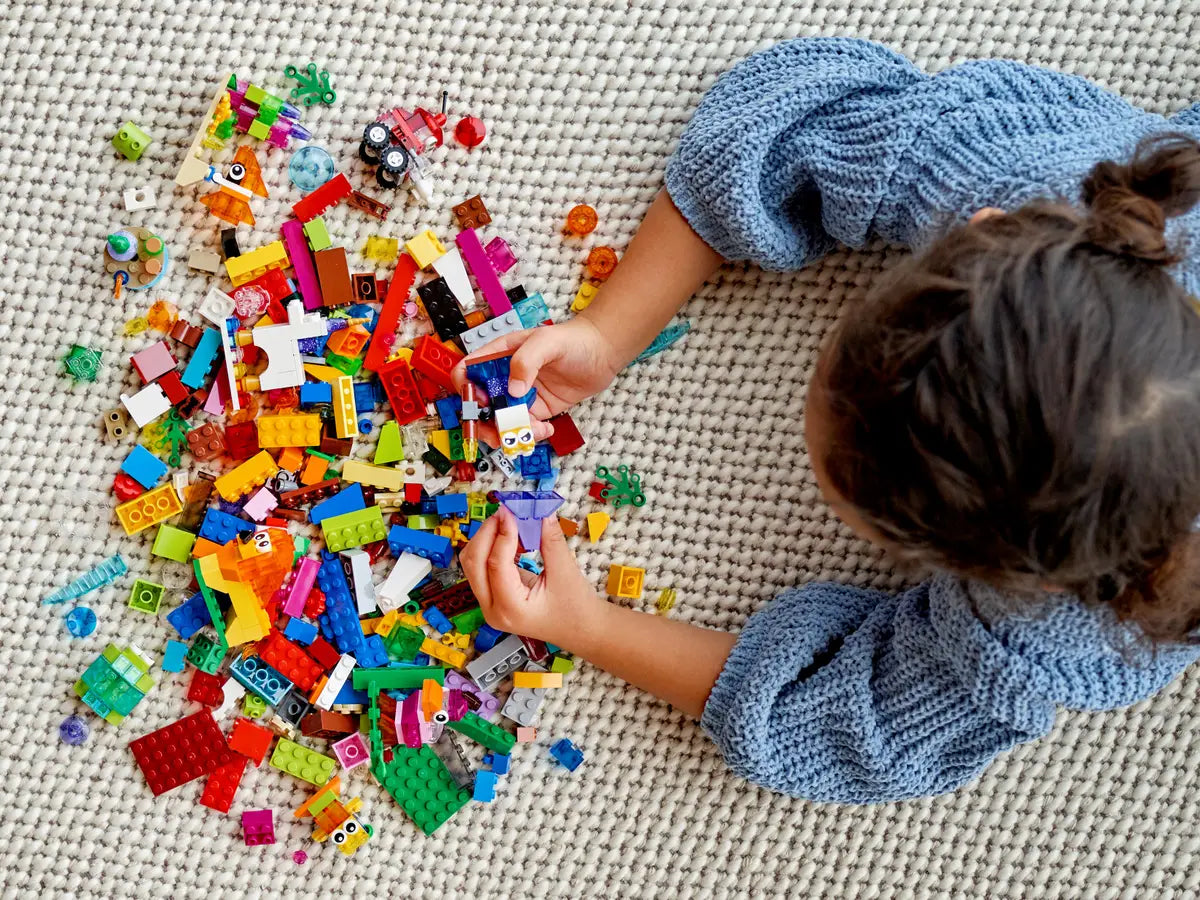 Lego - Classic, Creative Transparent Bricks