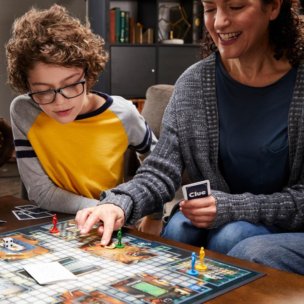 Hasbro - Clue Board Game