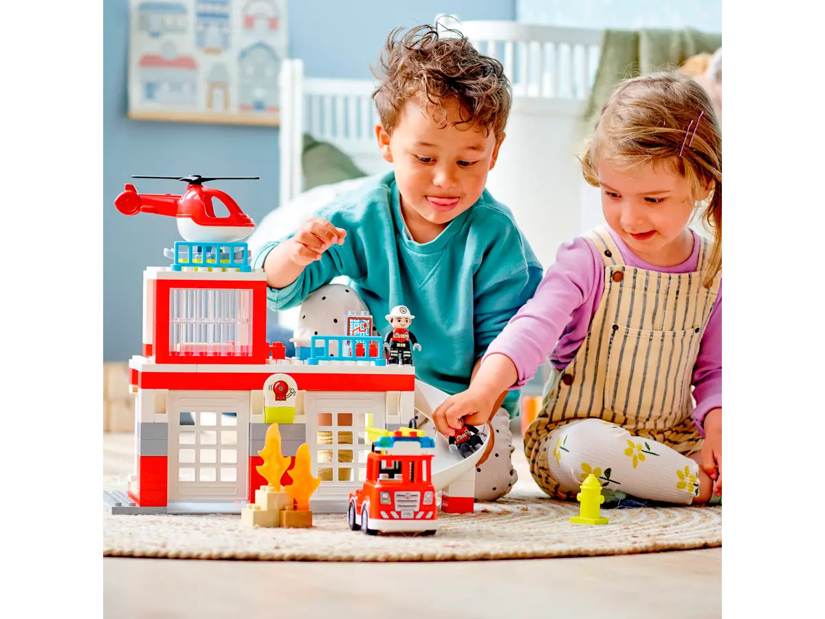 Lego Duplo - Fire Station & Helicopter