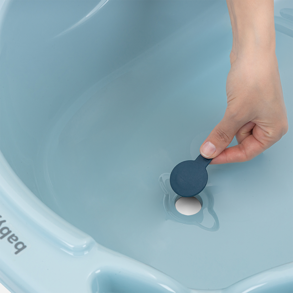 Babyjem bathtub with draining plug
