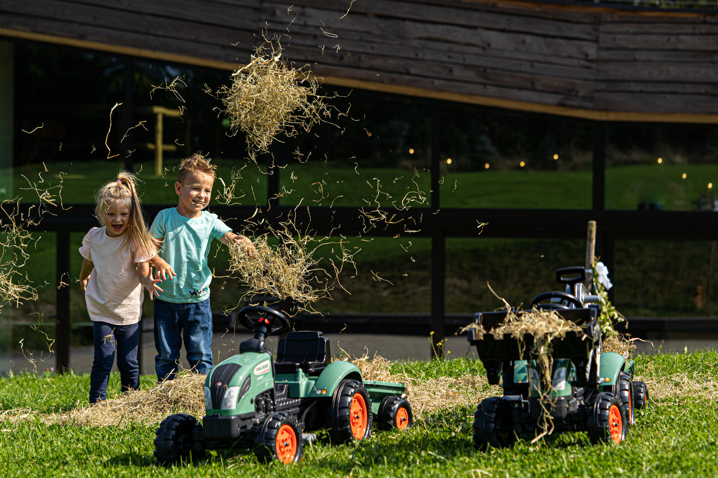 Falk - Farm Lander Pedal Excavator with Trailer