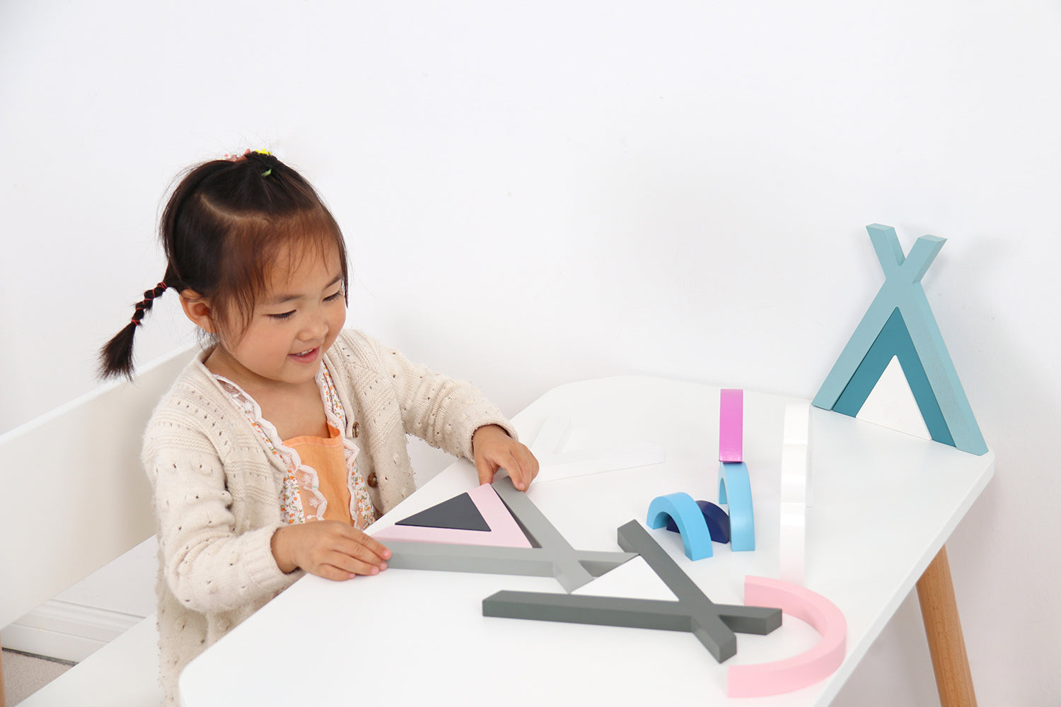Maestro Bebe Long Square Table