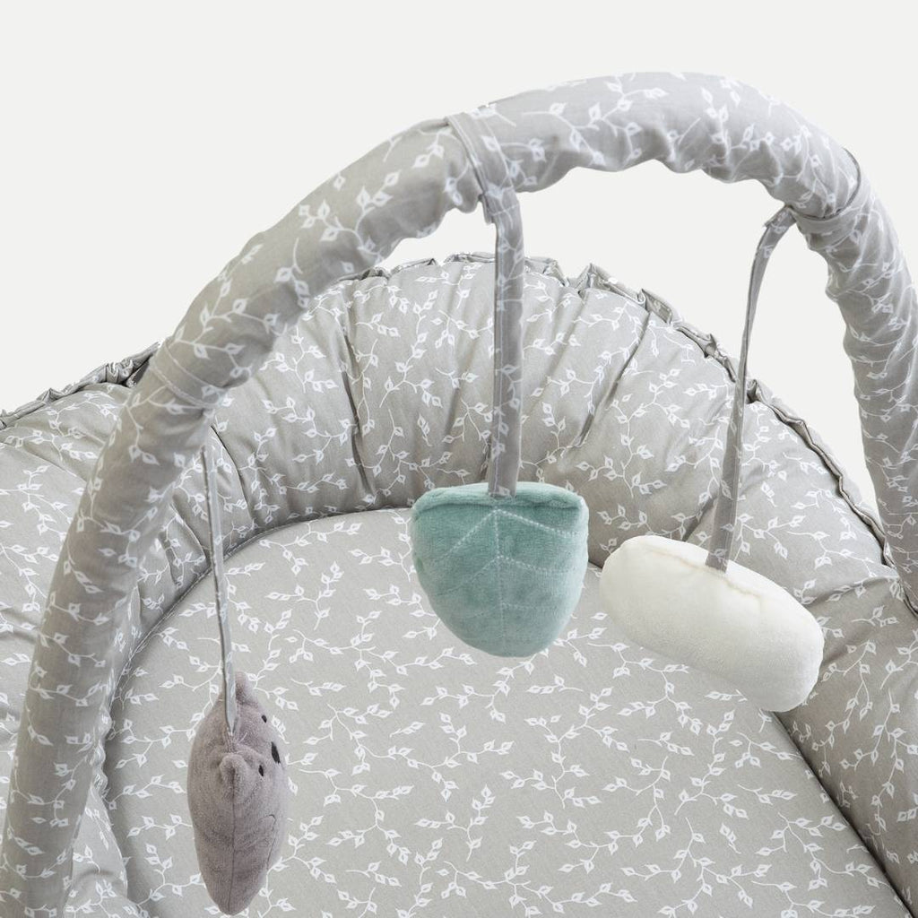 Babyjem baby nest with toys