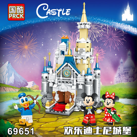 PRCK Mini Disney Castle with Mickey Mouse, Minnie Mouse, and Donald Duck Minifigures 69651